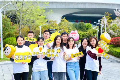 新阳光携手美团赴杭州参加“袋鼠宝贝”活动线下探访及新阳光病房学校志愿服务
