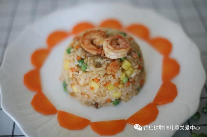 香柏树营养美食视频第21期--菠萝虾仁炒饭