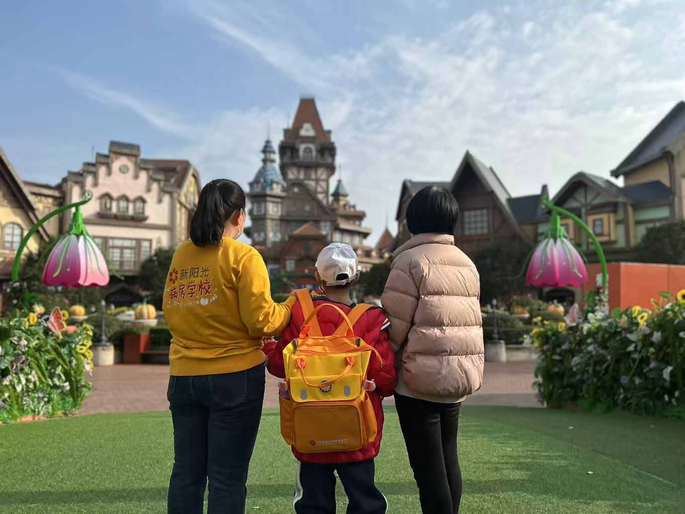 新衣服和游乐园，这是一个8岁小朋友在病房里的期待